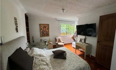 VENDO APARTAMENTO UBICADO EN LA CIRCUNVALAR COD 9605676