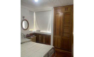 VENDO APARTAMENTO UBICADO EN LA CIRCUNVALAR COD 9605676