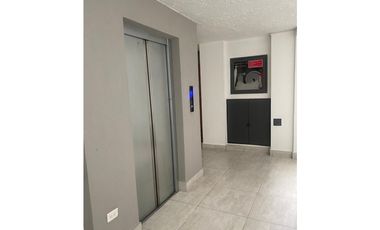 VENDO APARTAMENTO UBICADO EN LA CIRCUNVALAR COD 9605676