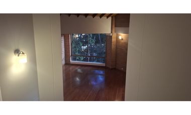 VENTA DE CASA POBLADO - SECTOR ISA Y AL COLEGIO LA COLINA RANGO 18