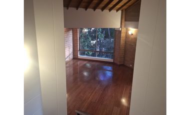 VENTA DE CASA POBLADO - SECTOR ISA Y AL COLEGIO LA COLINA RANGO 18
