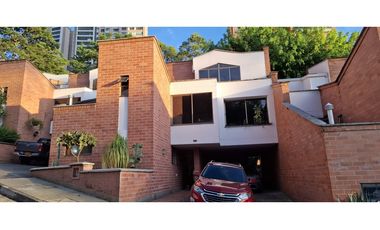 VENTA DE CASA POBLADO - SECTOR ISA Y AL COLEGIO LA COLINA RANGO 18