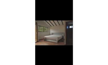 VENTA DE INCREIBLE CABAÑA UBICADA EN GUATAPÉ, CERCA DE LA PIEDRA