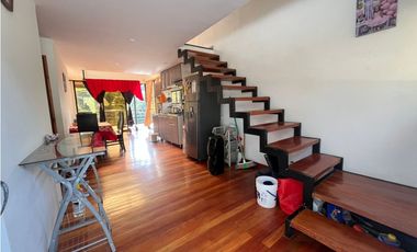 VENTA DE INCREIBLE CABAÑA UBICADA EN GUATAPÉ, CERCA DE LA PIEDRA