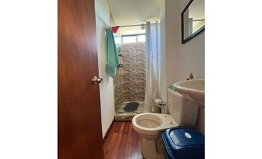 VENTA DE INCREIBLE CABAÑA UBICADA EN GUATAPÉ, CERCA DE LA PIEDRA