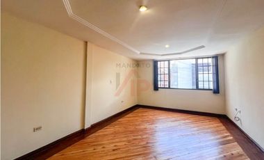 HERMOSA Y SEGURA CASA EN RENTA PASEO 3 DE NOVIEMBRE CUENCA