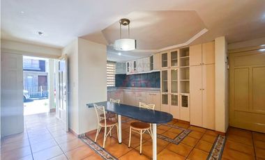 HERMOSA Y SEGURA CASA EN RENTA PASEO 3 DE NOVIEMBRE CUENCA