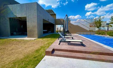 Depa de Lujo de Planta Baja, opción a 3 Recámaras. Con Terraza, Zakia, Querétaro