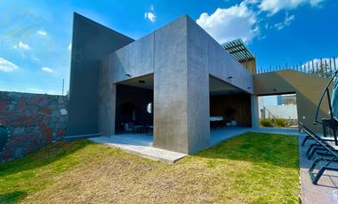 Depa de Lujo de Planta Baja, opción a 3 Recámaras. Con Terraza, Zakia, Querétaro