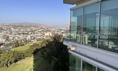 Renta departamento en Zona Dorada con una vista espectacular al Campo de Golf