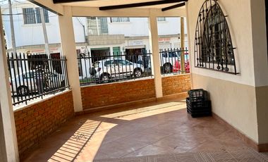 UBICADISIMO LOCAL COMERCIAL EN ESQUINA, VIV.  DE LA LOMA. A 1 CUADRA D GUSTAVO B