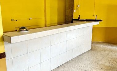 UBICADISIMO LOCAL COMERCIAL EN ESQUINA, VIV.  DE LA LOMA. A 1 CUADRA D GUSTAVO B