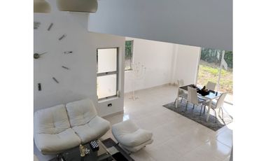 CASA EN VENTA EN MONTERA