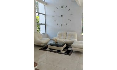 CASA EN VENTA EN MONTERA