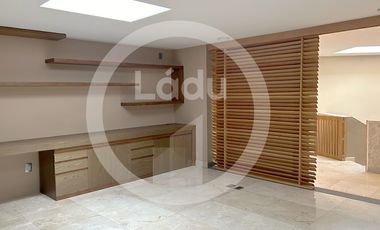 VENTA CASA EN FRACCIONAMIENTO (cerca Lienzo Charro Pedregal)