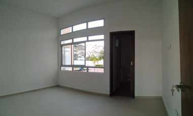 CASA CON PISCINA EN CONJUNTO CERRADO CAMPESTRE EN MONTERA