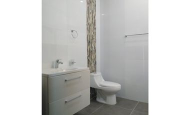 CASA CON PISCINA EN CONJUNTO CERRADO CAMPESTRE EN MONTERA