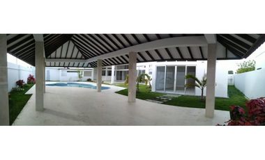 CASA CON PISCINA EN CONJUNTO CERRADO CAMPESTRE EN MONTERA