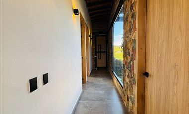 Hermosa casa campestre para la venta en unidad cerrada en el retiro