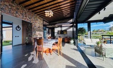 Hermosa casa campestre para la venta en unidad cerrada en el retiro