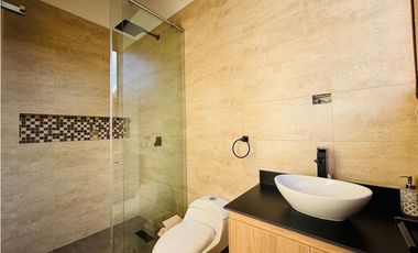 Hermosa casa campestre para la venta en unidad cerrada en el retiro