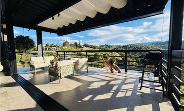 Hermosa casa campestre para la venta en unidad cerrada en el retiro