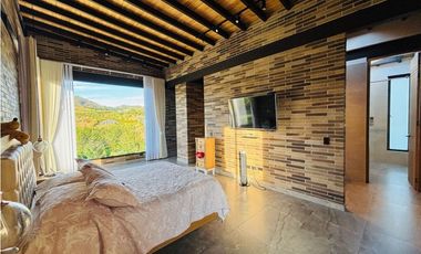 Hermosa casa campestre para la venta en unidad cerrada en el retiro