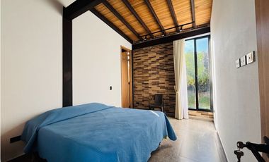 Hermosa casa campestre para la venta en unidad cerrada en el retiro