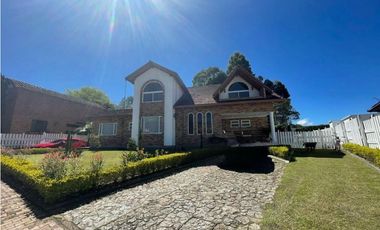 Casa para la venta en unidad cerrada en el el retiro sector penpenado