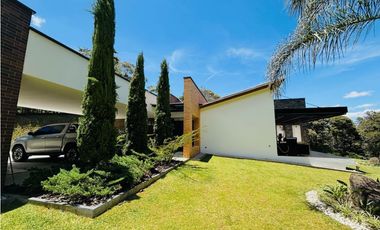 Hermosa casa campestre en venta en unidad cerrada via la ceja Rionegro