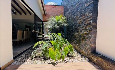 Hermosa casa campestre en venta en unidad cerrada via la ceja Rionegro