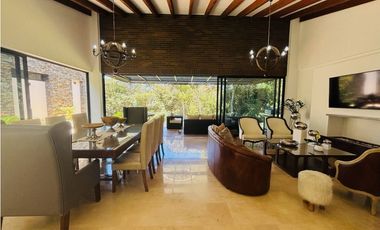 Hermosa casa campestre en venta en unidad cerrada via la ceja Rionegro