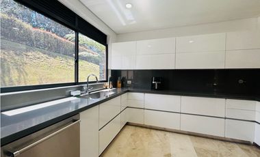 Hermosa casa campestre en venta en unidad cerrada via la ceja Rionegro