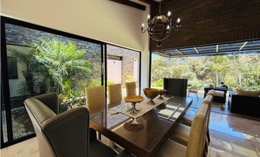 Hermosa casa campestre en venta en unidad cerrada via la ceja Rionegro