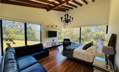 Hermosa casa campestre en venta en unidad cerrada via la ceja Rionegro