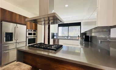 Hermosa casa campestre en venta en unidad cerrada via la ceja Rionegro