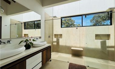 Hermosa casa campestre en venta en unidad cerrada via la ceja Rionegro