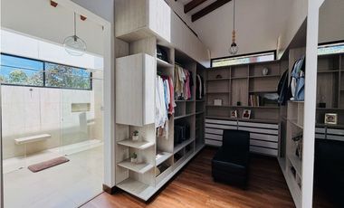 Hermosa casa campestre en venta en unidad cerrada via la ceja Rionegro