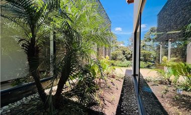 Hermosa casa campestre en venta en unidad cerrada via la ceja Rionegro