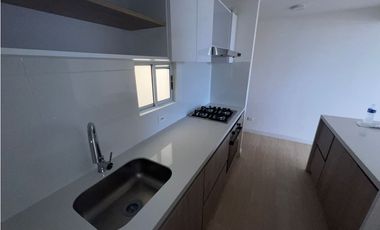 Luminoso apartamento en arriendo en Altos de Riomar