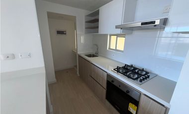 Luminoso apartamento en arriendo en Altos de Riomar