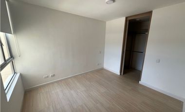 Luminoso apartamento en arriendo en Altos de Riomar