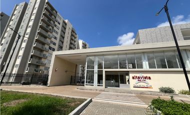 Luminoso apartamento en arriendo en Altos de Riomar