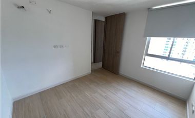 Luminoso apartamento en arriendo en Altos de Riomar
