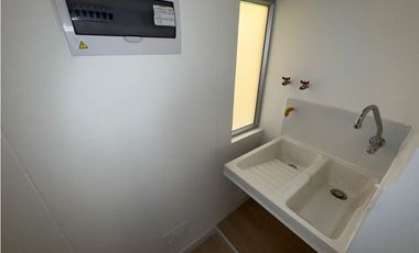 Luminoso apartamento en arriendo en Altos de Riomar