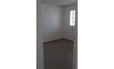 ALQUILO CASA EN 24 DE DICIEMBRE RESIDENCIAL LOS JARDINES