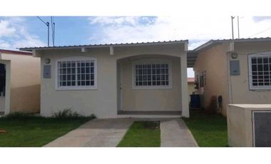 ALQUILO CASA EN 24 DE DICIEMBRE RESIDENCIAL LOS JARDINES