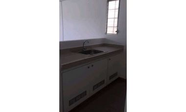 ALQUILO CASA EN 24 DE DICIEMBRE RESIDENCIAL LOS JARDINES