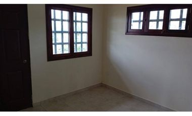 ALQUILO CASA DE 2 NIVELES, DOS HABITACIONES 1 SOLO BAÑO ALTO BOQUETE