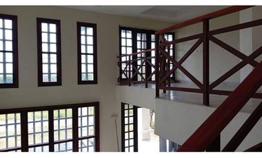 ALQUILO CASA DE 2 NIVELES, DOS HABITACIONES 1 SOLO BAÑO ALTO BOQUETE